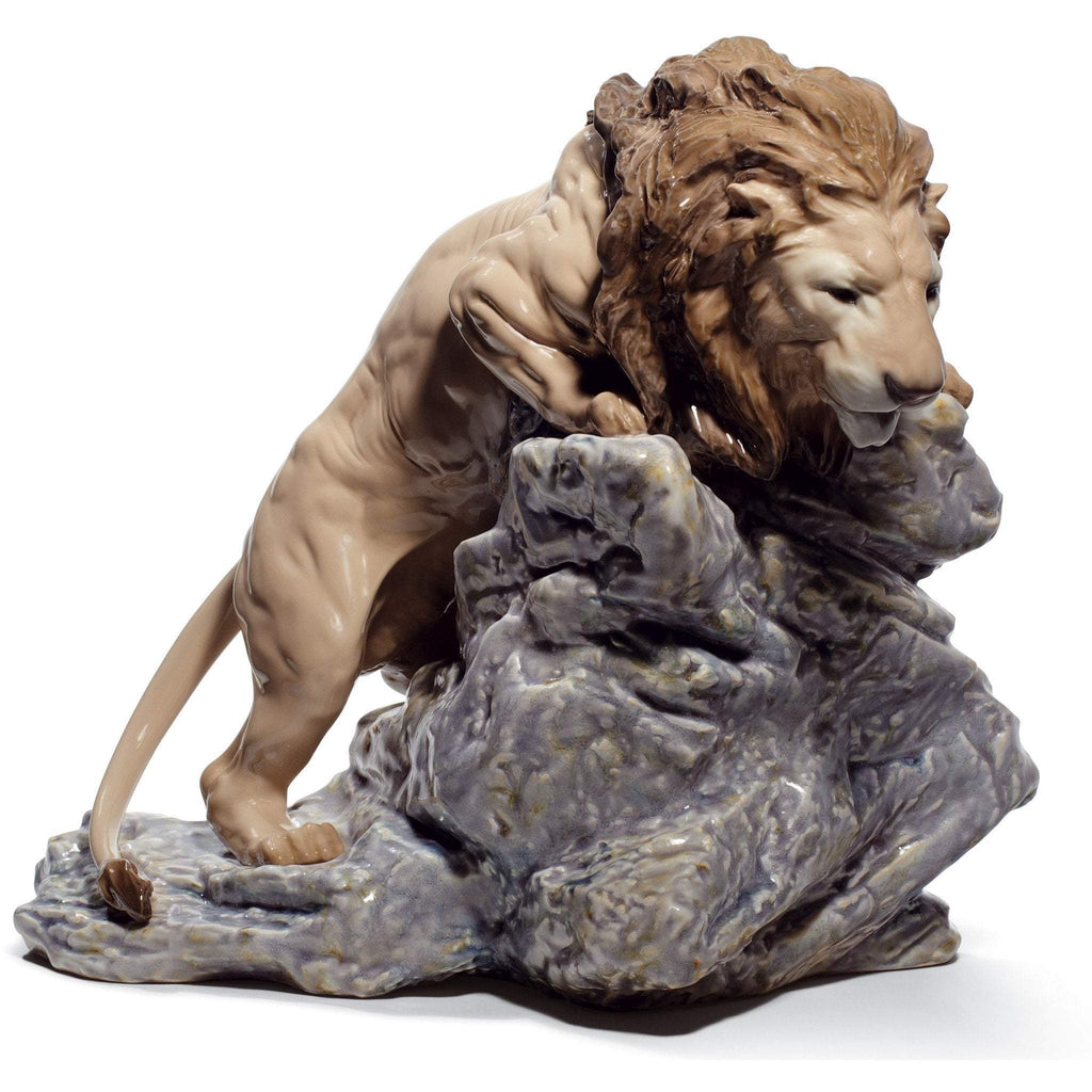 Lladro Lion Pouncing Figurine 01008656